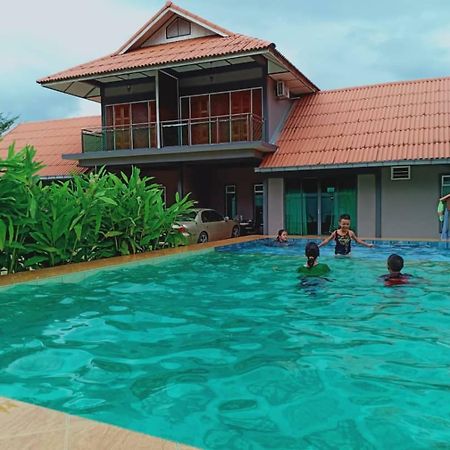 Villa Sri Tebengau Kuah Exterior foto